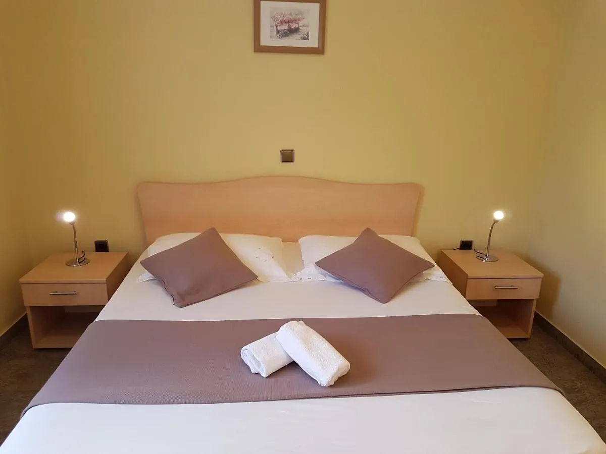 Cosy Villa Near The Beach Zadar