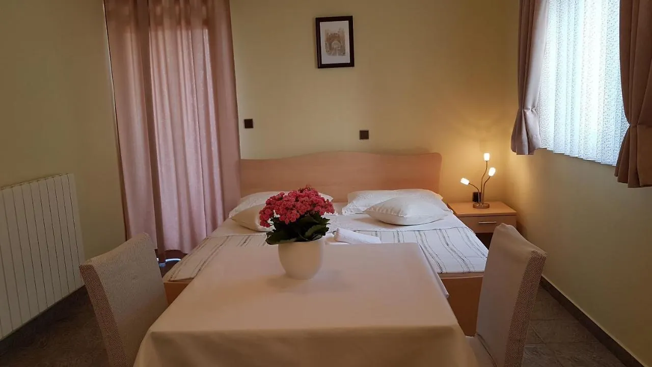Cosy Villa Near The Beach Zadar Guest house