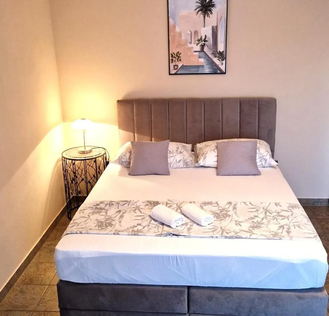 Cosy Villa Near The Beach Zadar