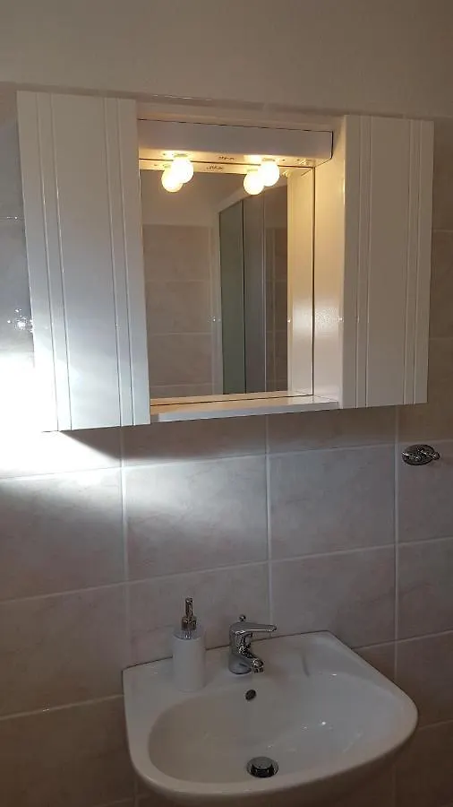 Cosy Villa Near The Beach Zadar