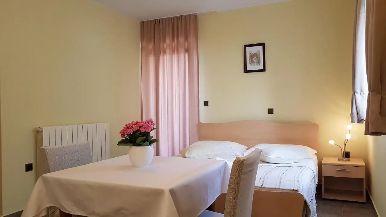 Cosy Villa Near The Beach Zadar Guest house